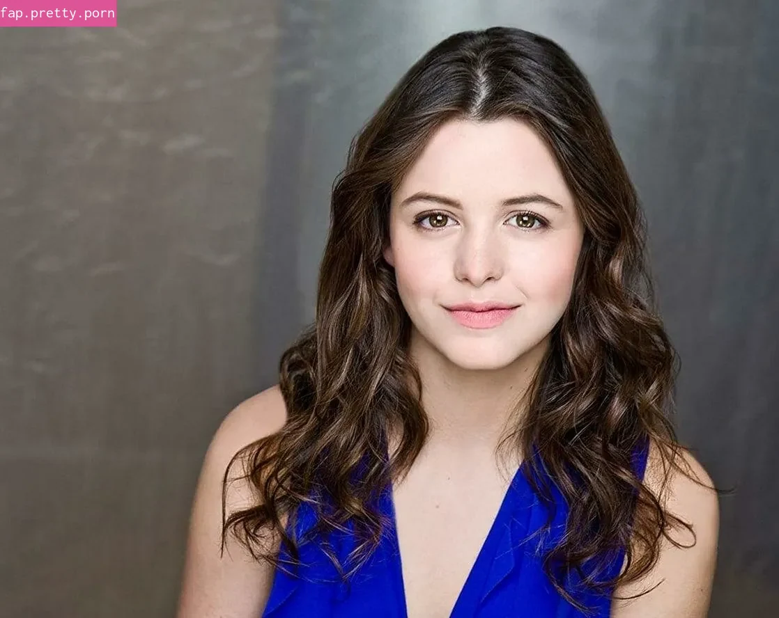 Sara Waisglass - Photo #20