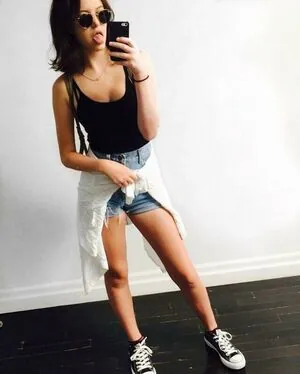 Sara Waisglass content