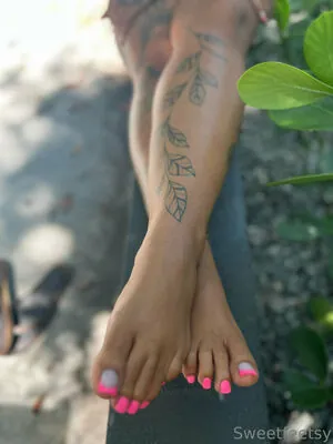 sweetfeetsyfree content