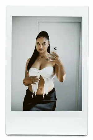 taylaraywhite