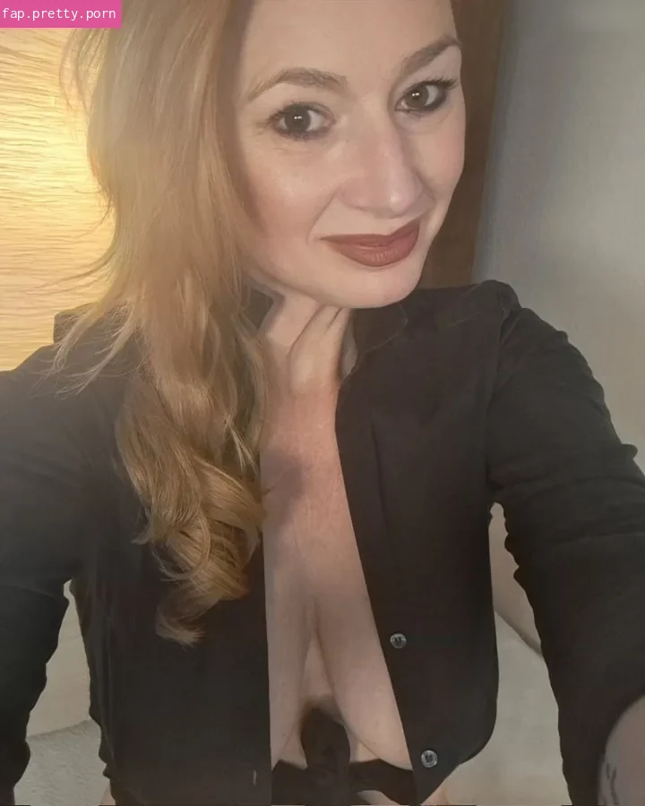 Tara Human - Photo #07