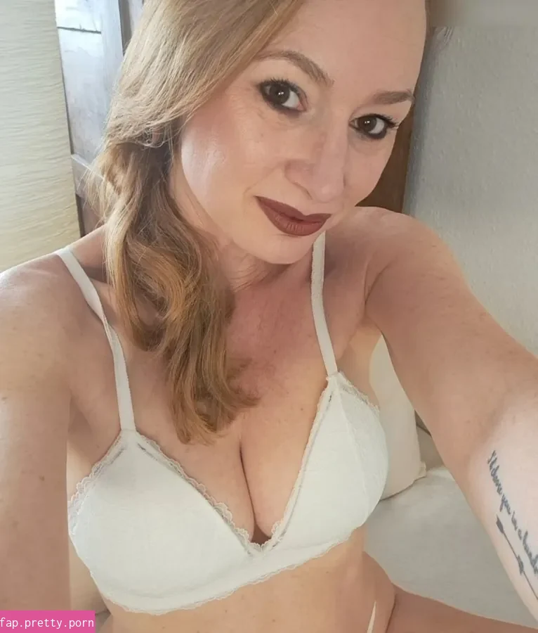 Tara Human - Photo #08