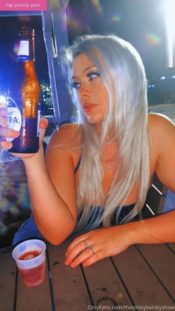 thaslinkytwinkyshow - Photo #59