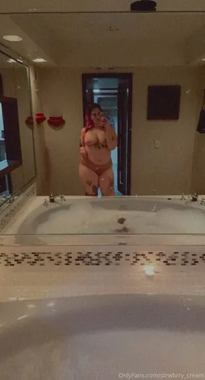 thechloecream content