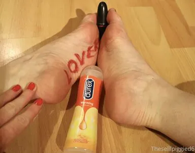 theselilpiggie6 content