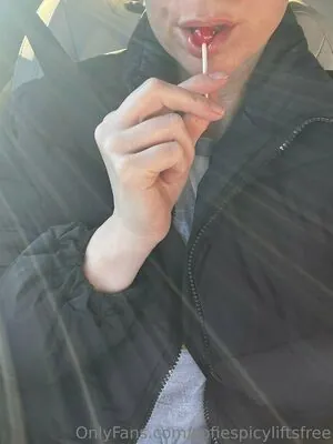 thetoplesstrainer content