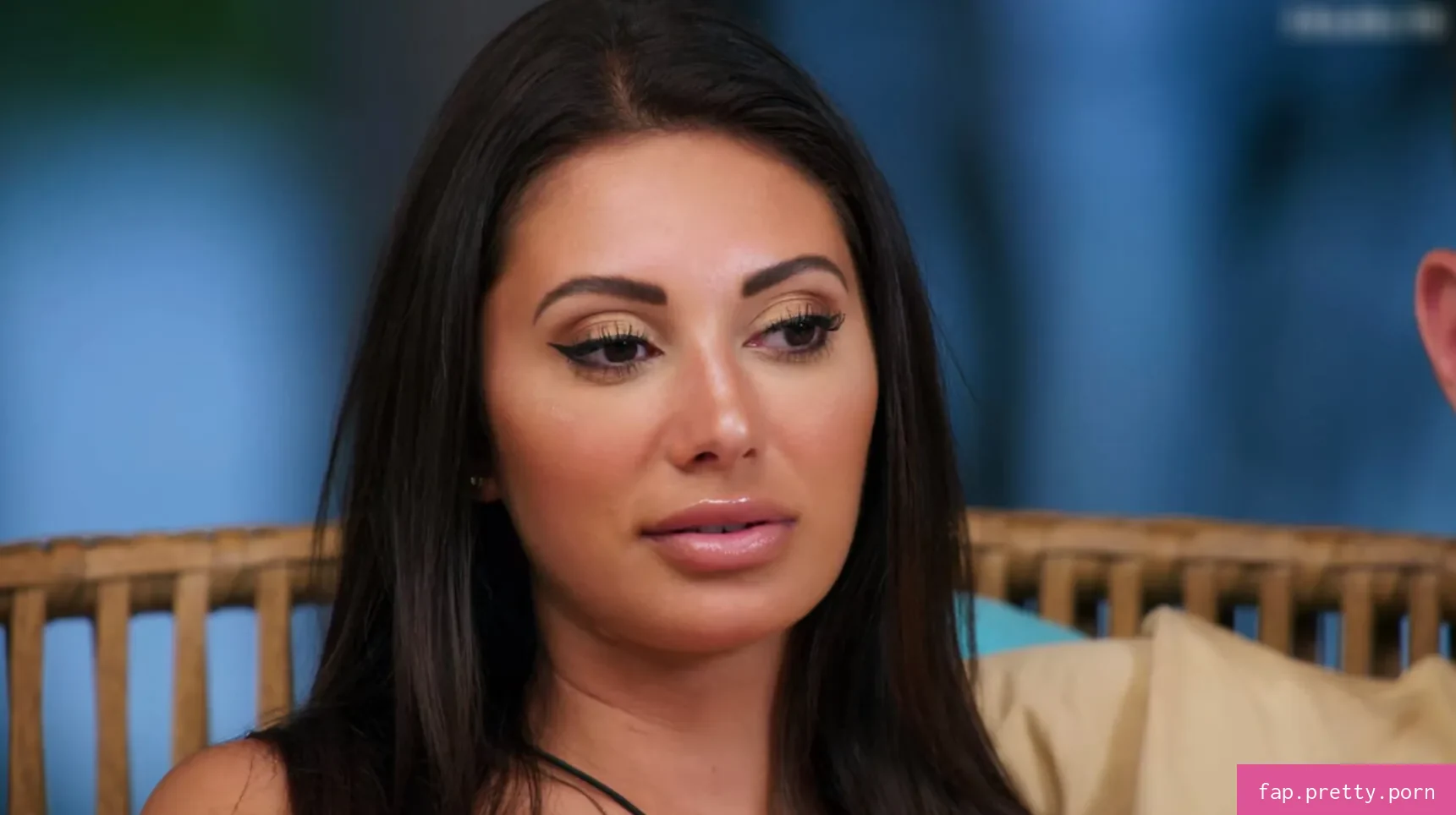 Too Hot to Handle - Photo #12