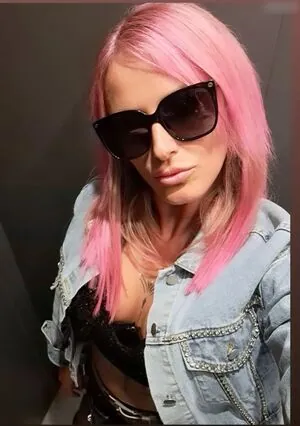 Tati_ink content
