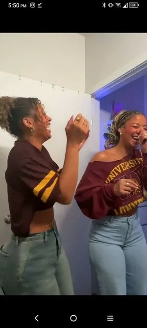 The Learmann Twins content