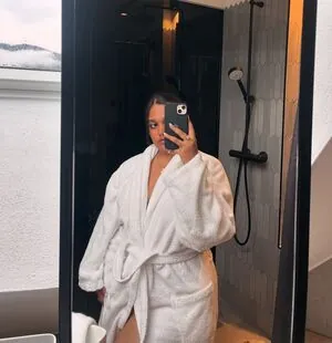 Tweesha Shah content