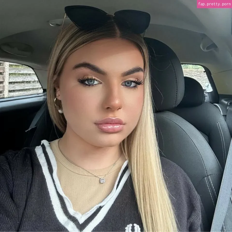 Tasha Yorke - Photo #01