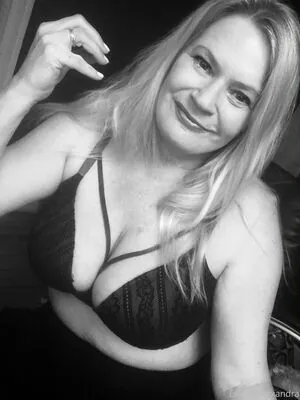 uniquilyyours content