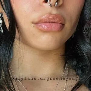 urgreeneyedgf