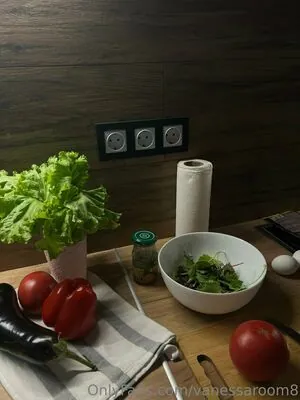 vanessaroom8 content