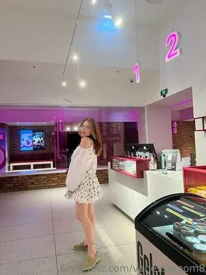 vanessaroom8 content