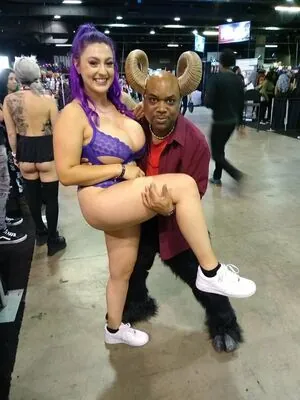 Veronica Avluv content