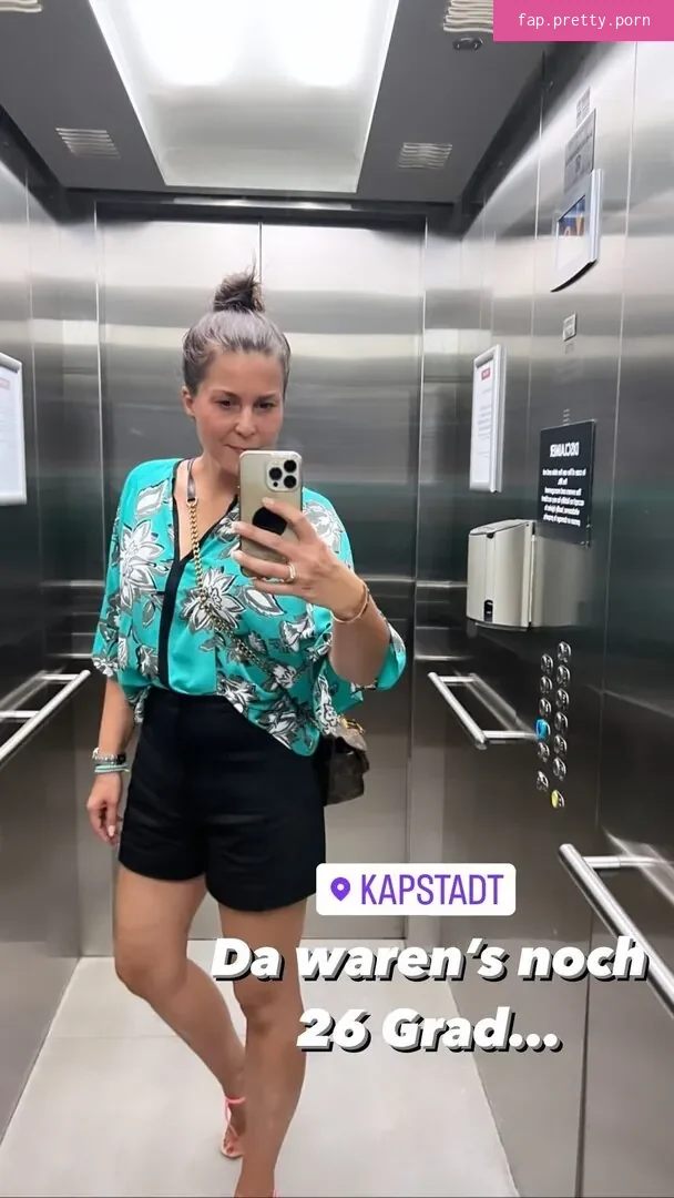 Vanessa Blumhagen - Photo #76