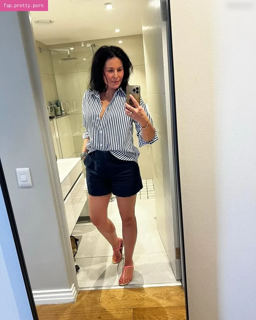 Vanessa Blumhagen - Photo #18