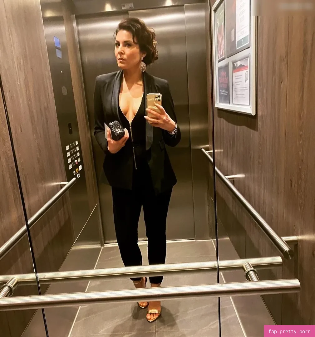 Vanessa Blumhagen - Photo #53