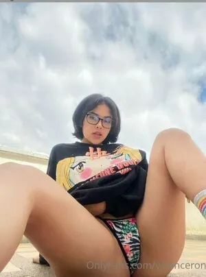 Valen Ceron content