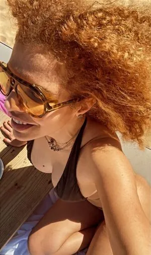 Vanessa Da Mata content