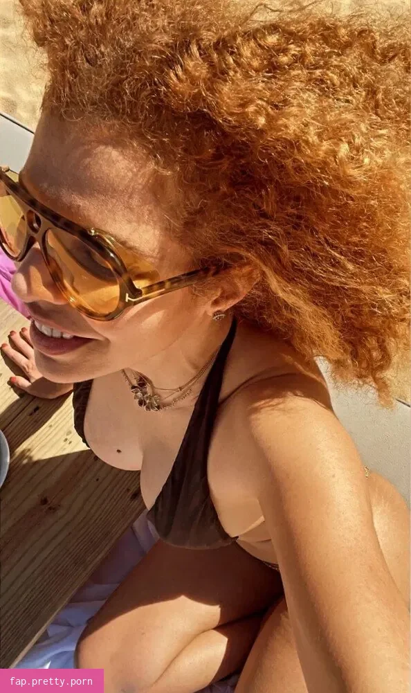 Vanessa Da Mata - Photo #04