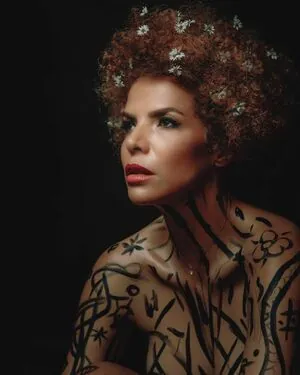 Vanessa Da Mata content