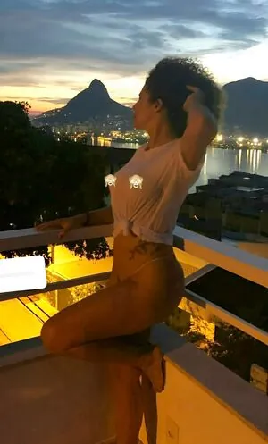 Vanessa Da Mata content
