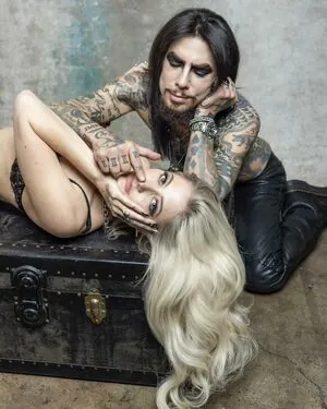 Vanessa Dubasso content