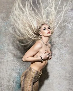 Vanessa Dubasso content