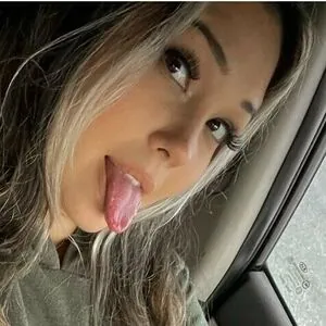 Veeayee23