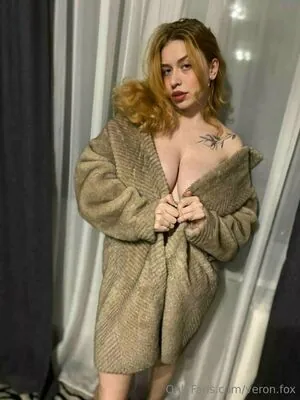 Veronica Fox content