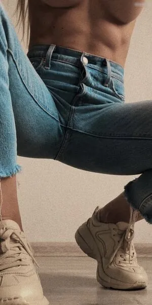 Valeria Guznenkova content