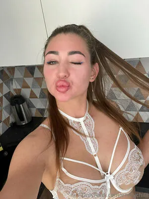 vipmommyamelia content