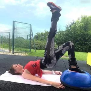 Vivien Keszthelyi content