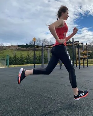 Vivien Keszthelyi content