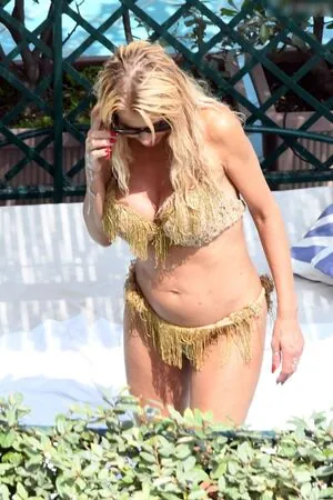 Valeria Marini content