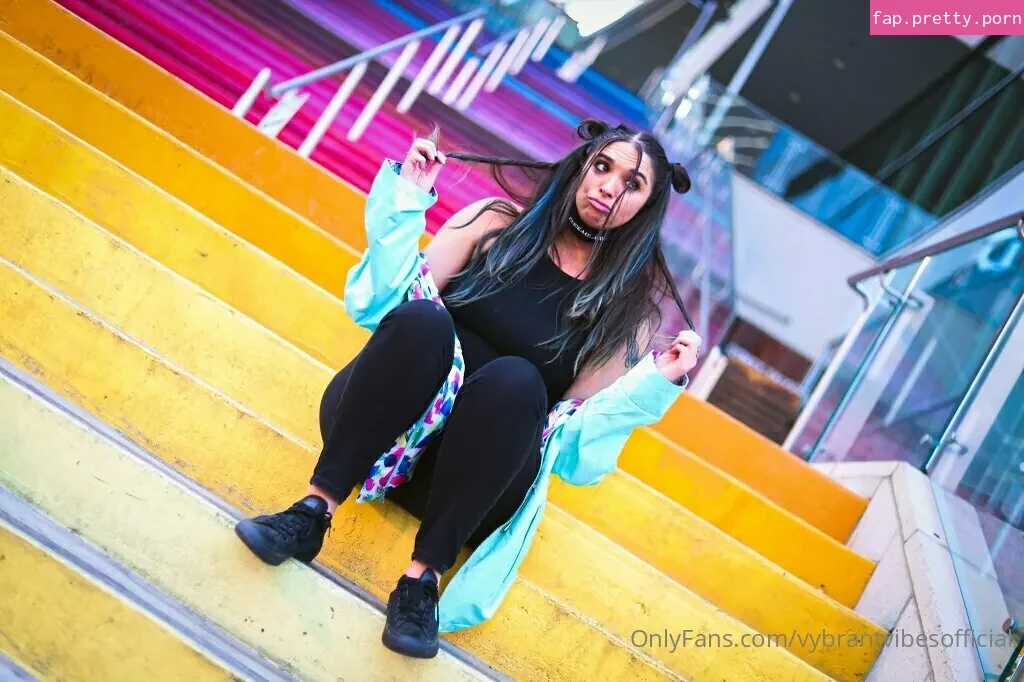 vybrantvibesofficial - Photo #06