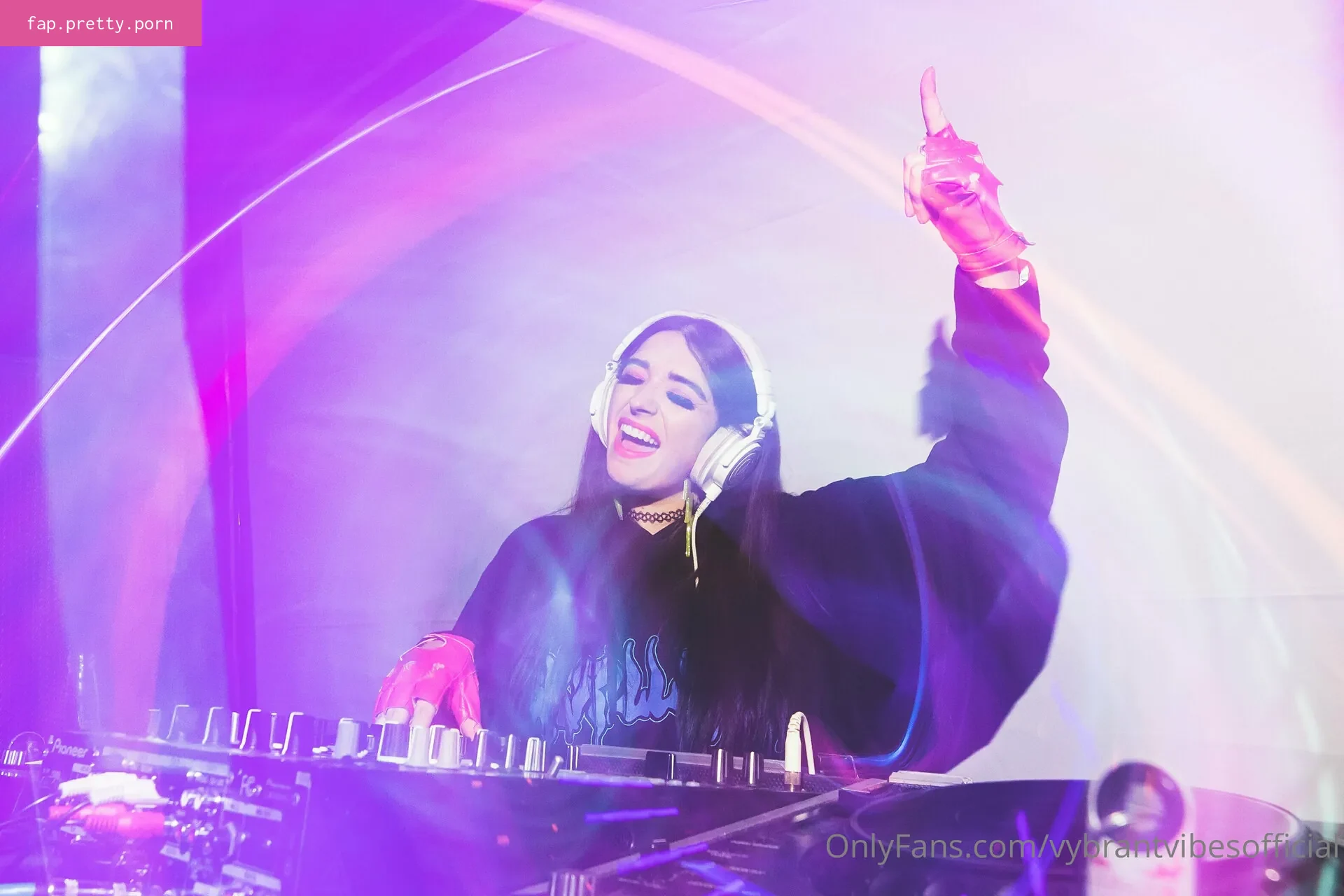 vybrantvibesofficial - Photo #41