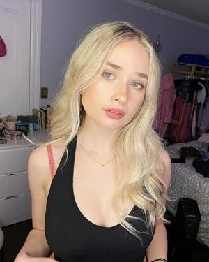 whoistheblondegirl