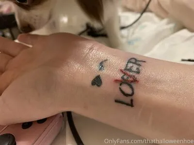 xoxbuttonsbabee content