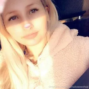 xoxbuttonsbabee content