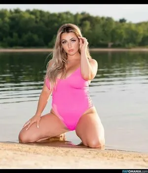 Yazmin Holmes content