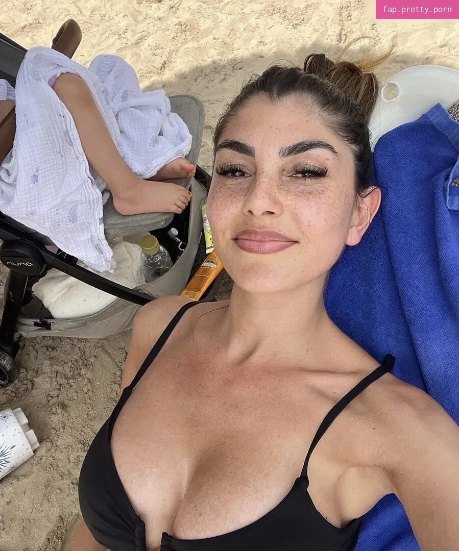 Yeliz Koc - Photo #44