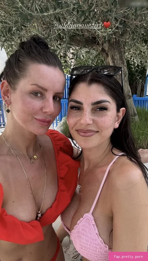 Yeliz Koc - Photo #58