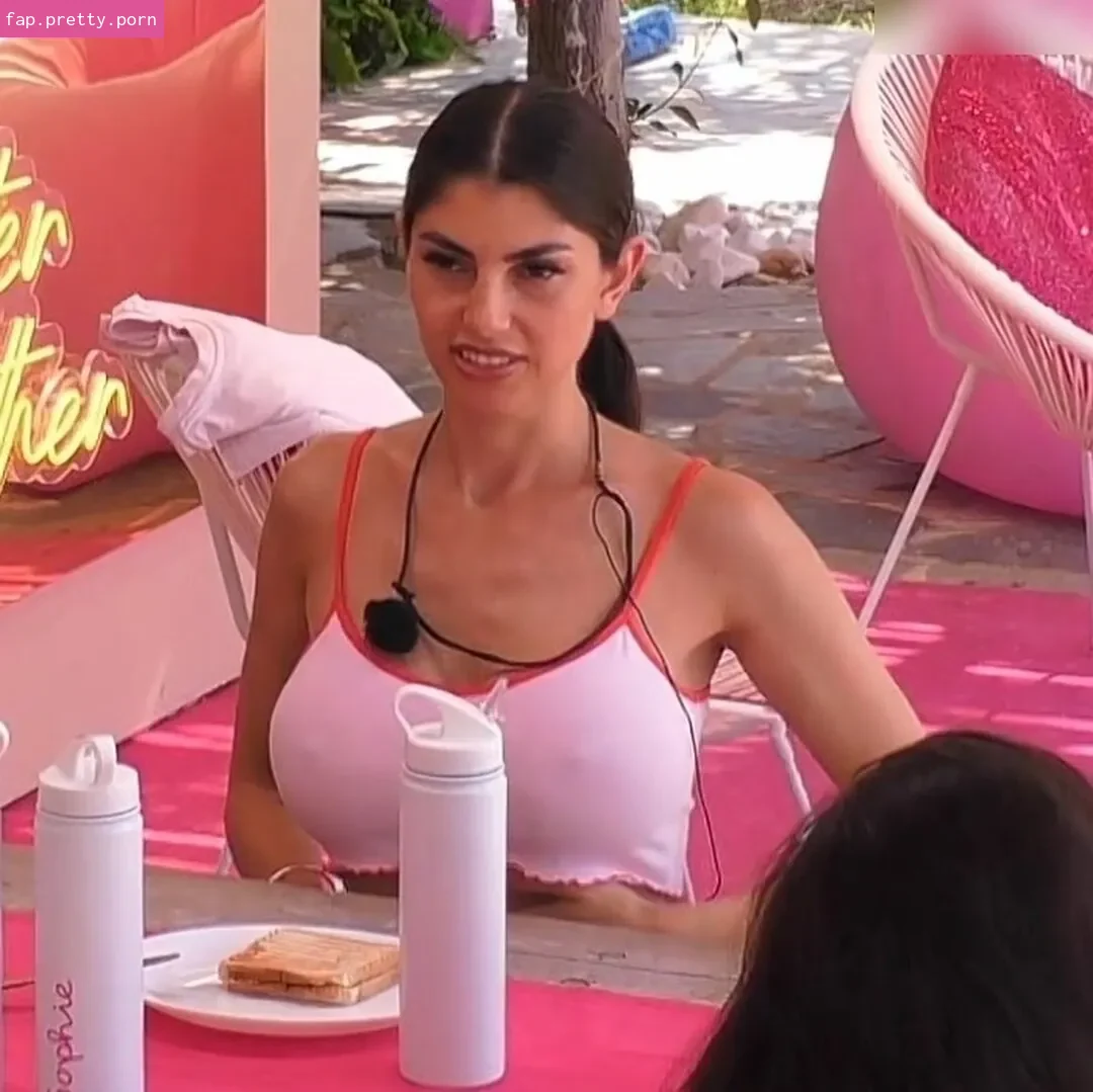 Yeliz Koc - Photo #34