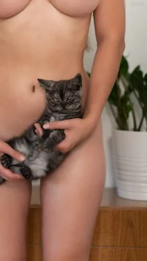 Yourbrowniee content