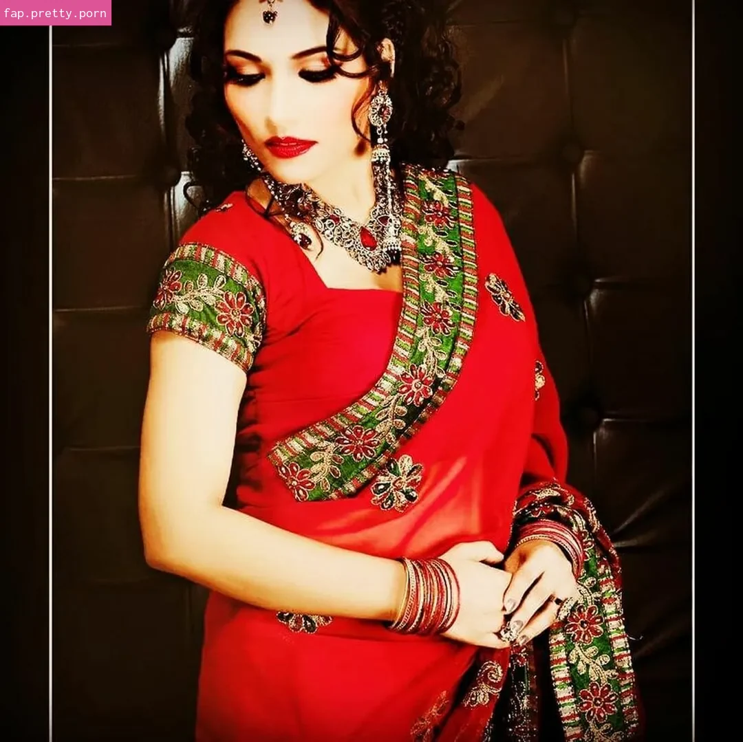 Zoya Rathore - Photo #13