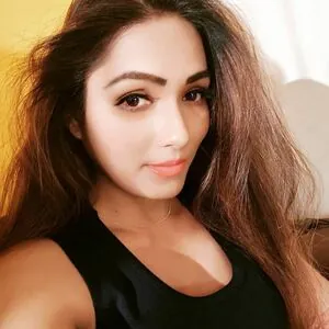 Zoya Rathore content